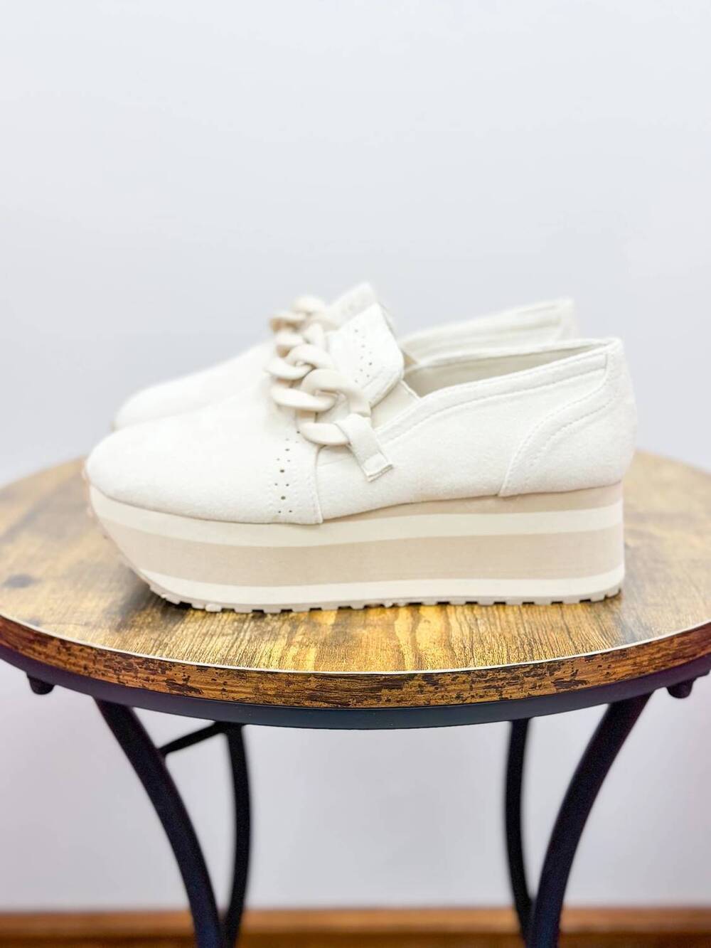 NEW OLEM women's amy platform suede shoes in white
